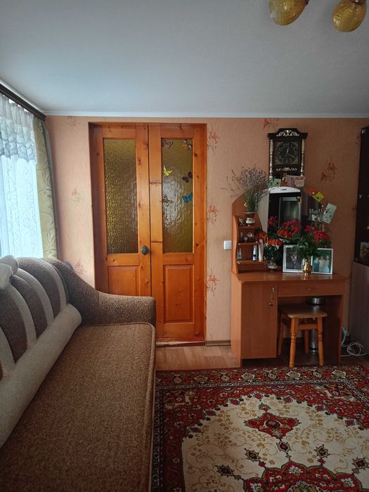 Продаєця частина будинку