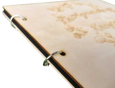 Album Ślubny Drewniany z grawerem ze zdjęcia A4