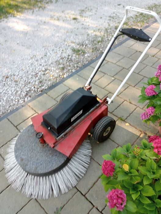 Zamiatarka elektryczna.