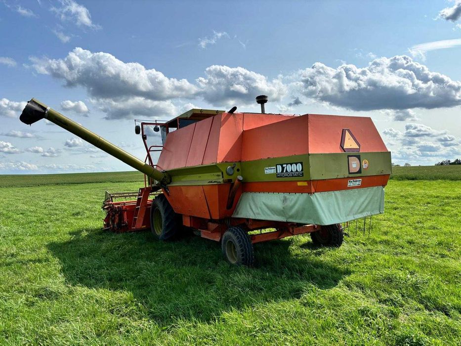 Dronningborg D7000 (Bizon Z056, Class, New Holland, Massey Ferguson)