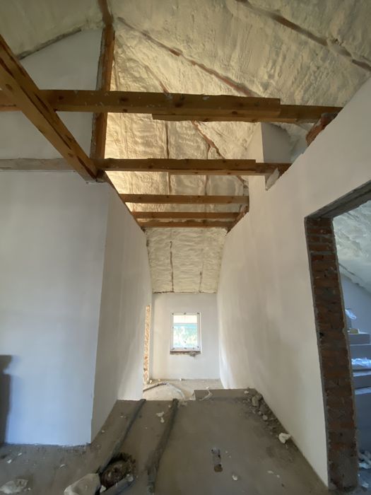 Утеплення піною. пінополіуретаном. ППУ. Поліуретаном. Ангарів