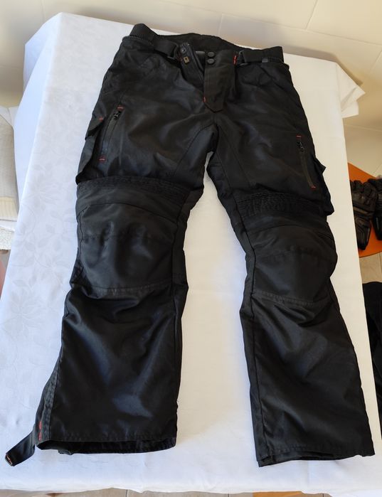 Calças KangRoute c/ Forro