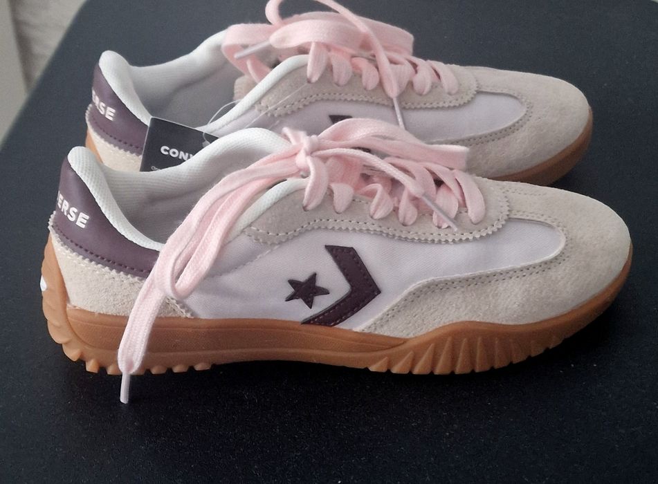 Sneakersy płaskie "Converse".