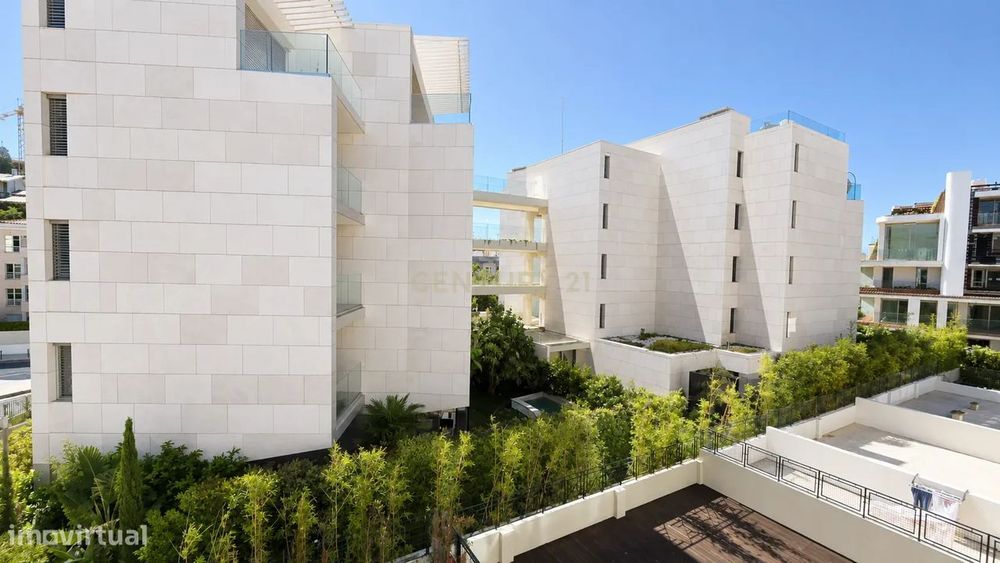 Apartamento T3 como novo centro de Cascais e com vista mar