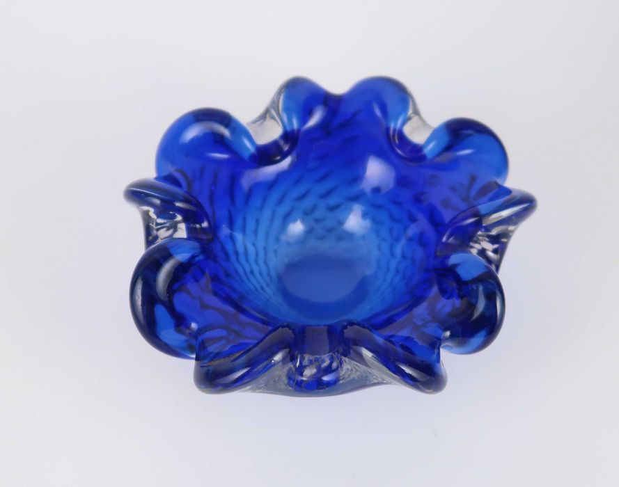 Covilhete antiga em vidro azul cobalto