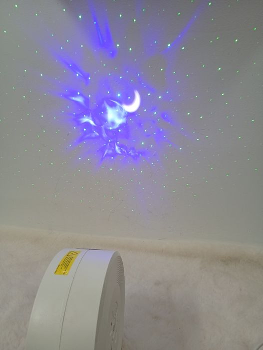 Projektor gwiazd, księżyc, gwieździste niebo