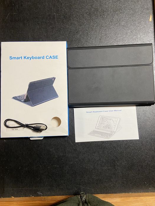 Новий чохол-клавіатура для Lenovo Tab M10 Plus (3rd Gen) 10.1