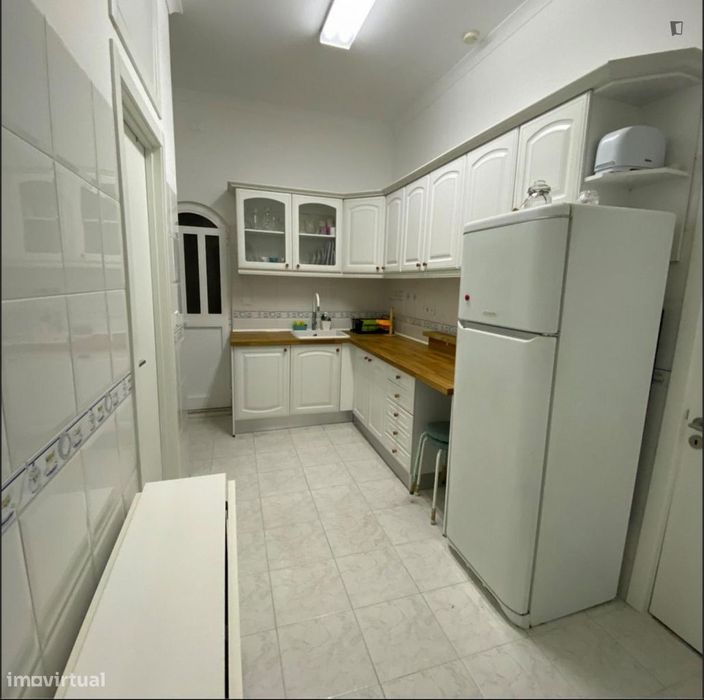 Apartamento com 1 quartos - localizado em Linda-a-Velha Lisbon