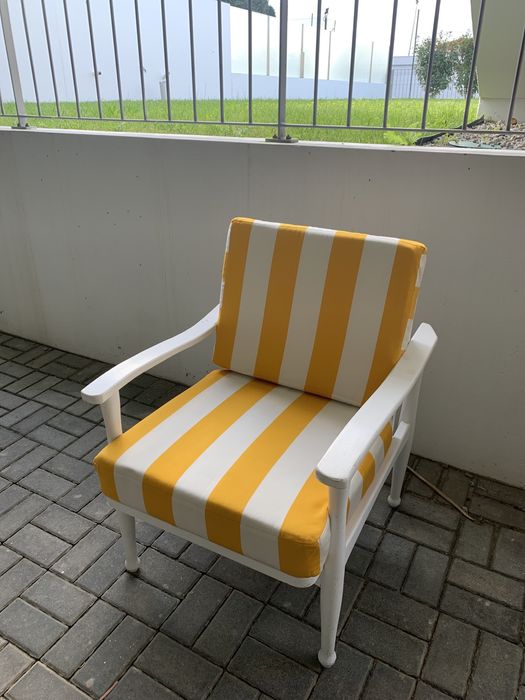 Vendo Cadeirão em madeira