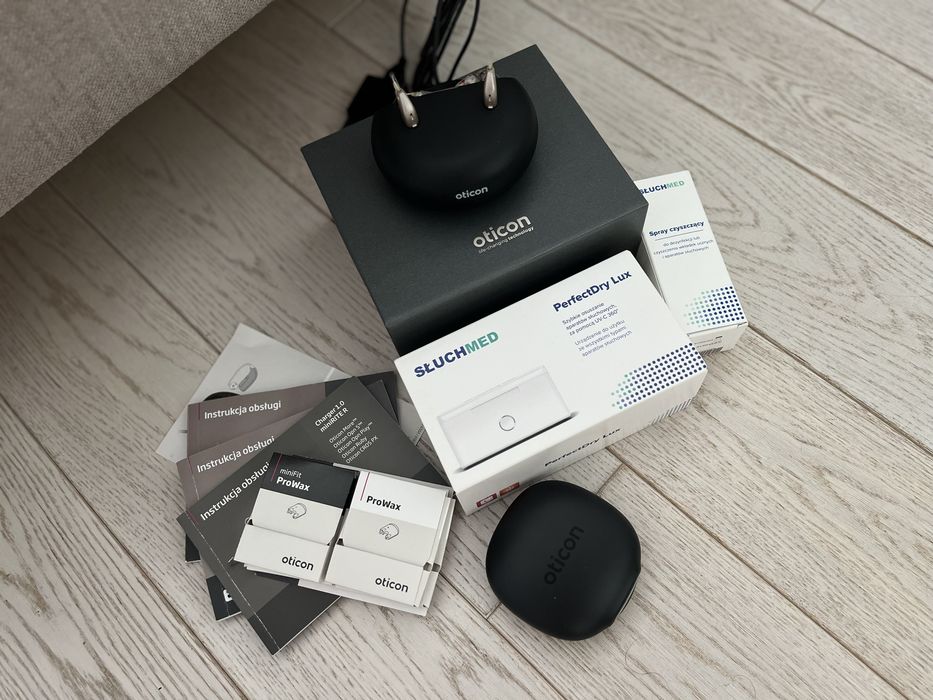 Aparat słuchowy OPTICON Ruby 2 Mini Rite R i wszystkie akcesoria