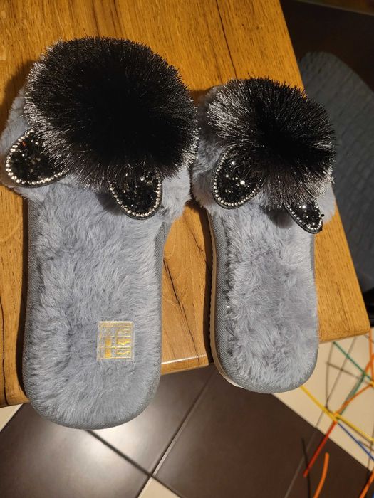 Kapcie nowe 36 po domu