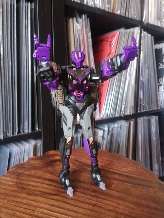 Iron Factory IF-01A Eris Kultur Alternative Transformers Figura Completa