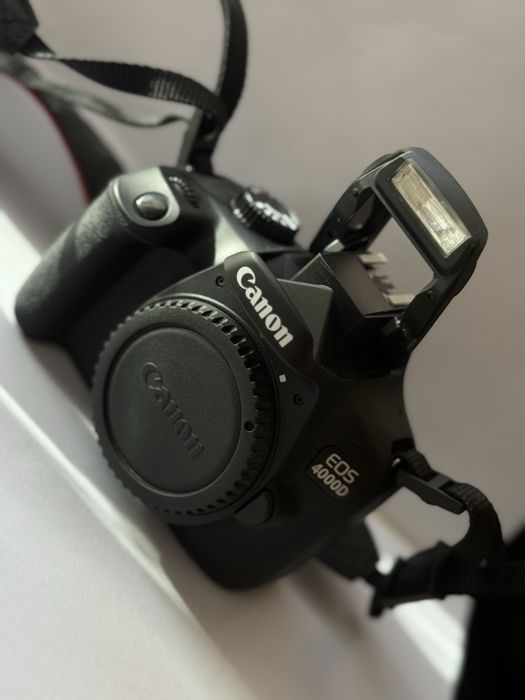 Canon 4000D + обьектив 18-55 мм