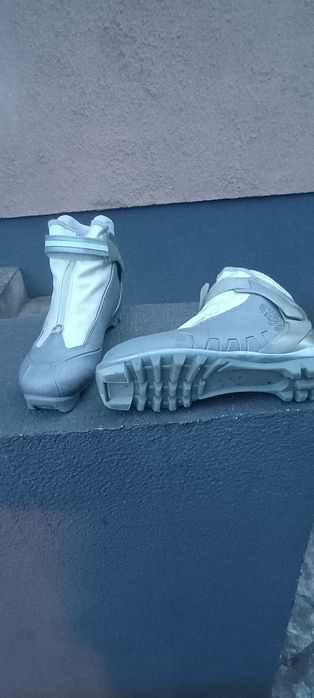 Buty narciarskie biegowe damskie