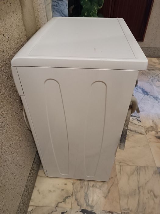 Máquina de lavar roupa Beko em ótimo estado