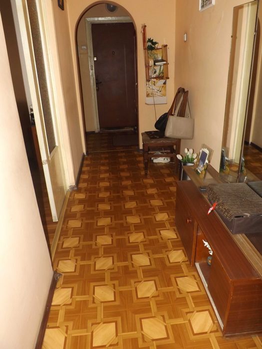 Здається кімната. Метро Харьківська, Вирлиця