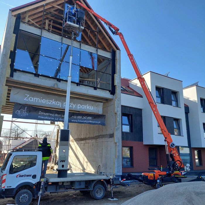 Mini żuraw dźwig pająk do szklenia, szyb, płyt warstwowych, usługi