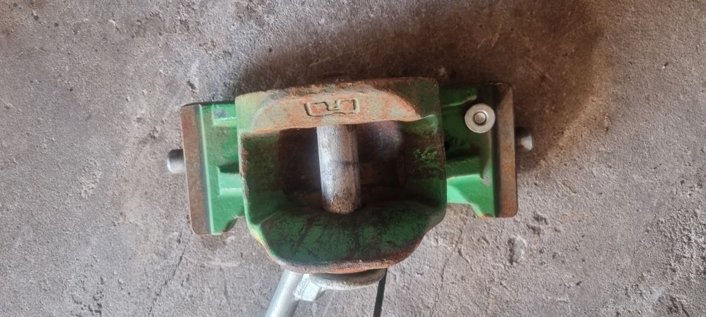 Zaczep automatyczny John Deere