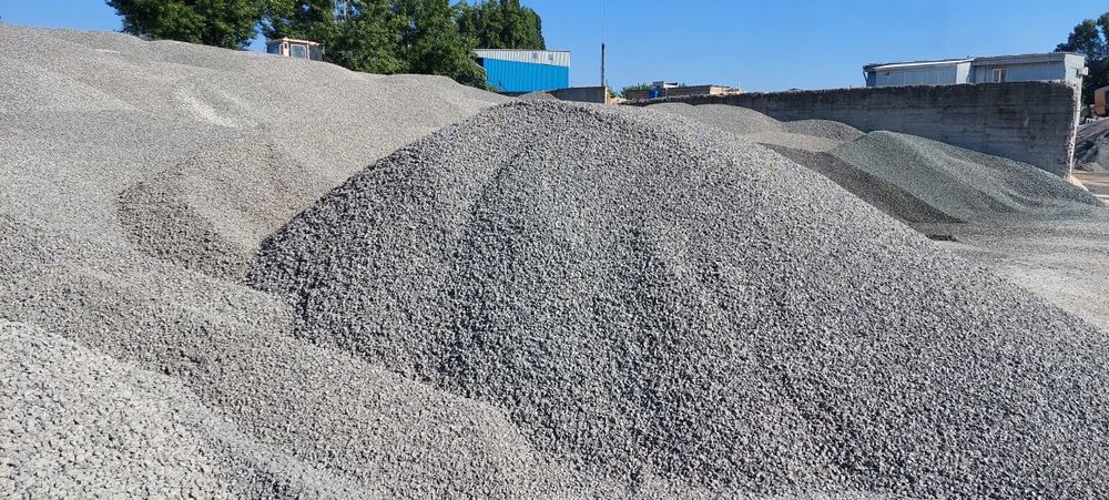 Пісок .Щебень . Річковий/ Овражний.