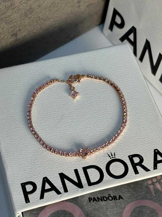 Браслет Pandora "Блискуче паве"