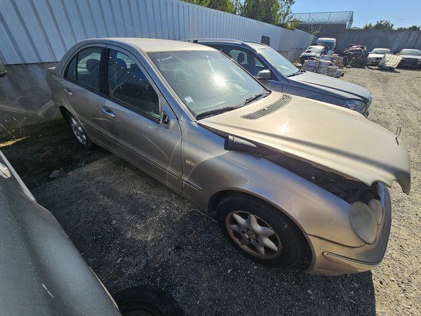 Lateral Direita Mercedes W203