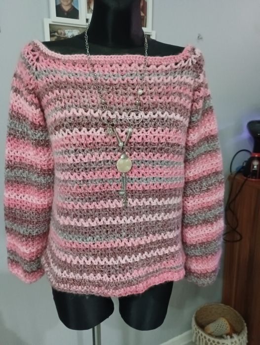 Sweterek na szydelku