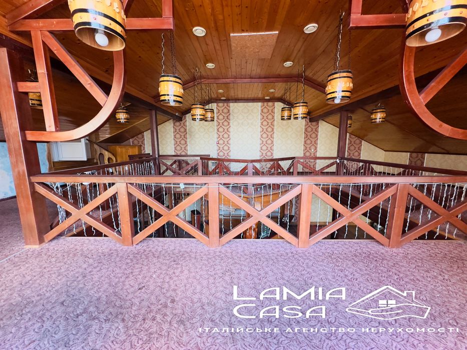 Продаж великого комплексу біля Чернівців