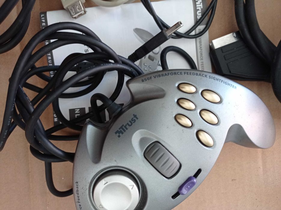 Vendo várias peças antigas para computador