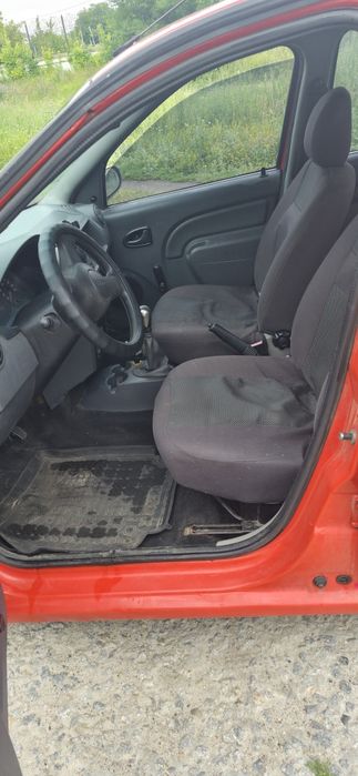 Dacia Logan 2006год 1.4