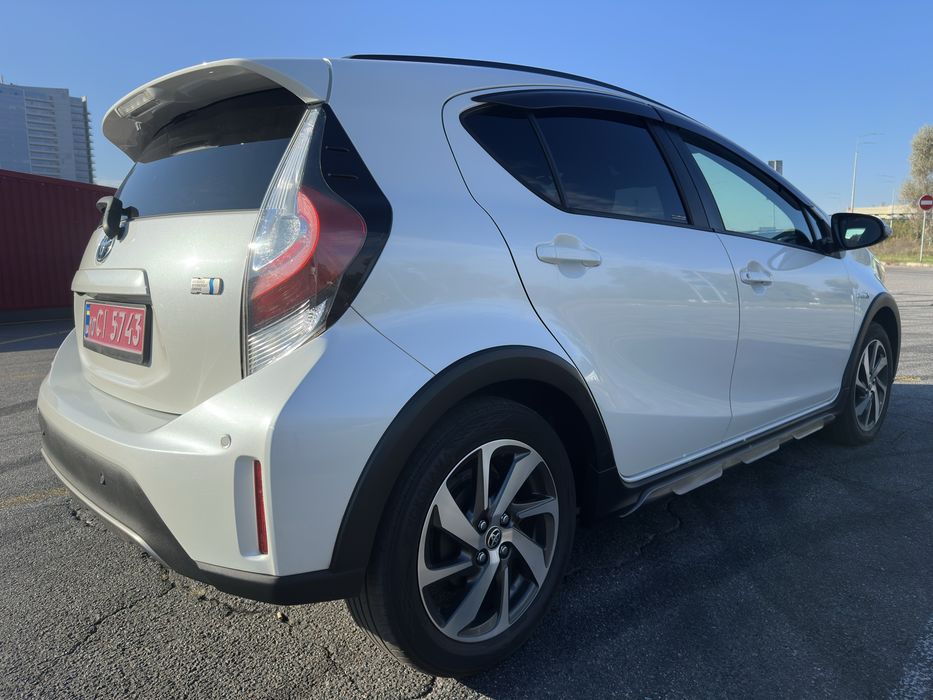 4л/100 км! Toyota AQUA 1.5 гібрид CROSSOVER 2019 рік 13800$
