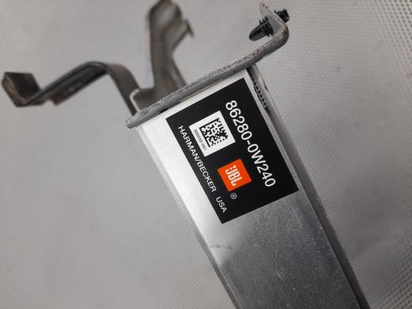 Amplificador de colunas TOYOTA Prius Hatchback (_W2_)