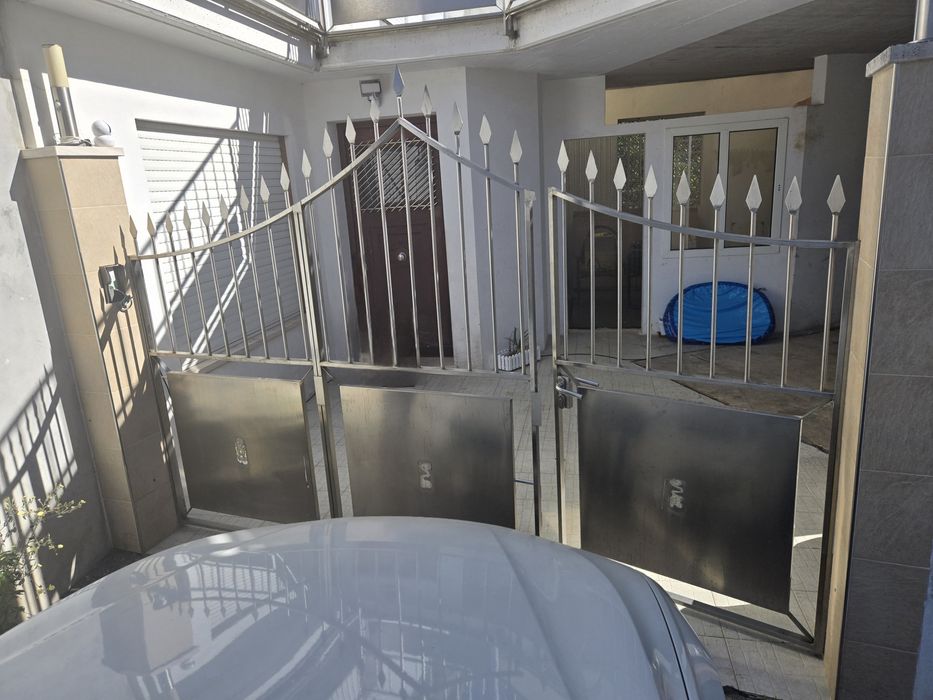 Portão e gradeamento em INOX