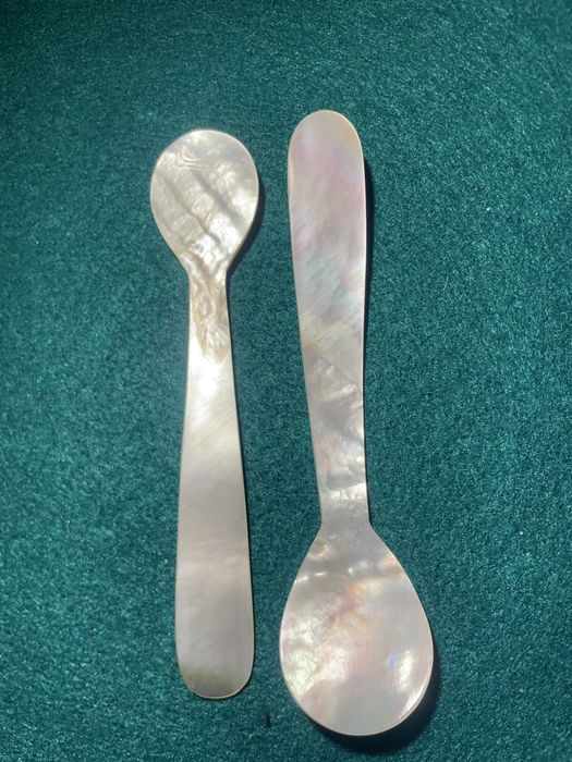 Colheres de madreperola para caviar