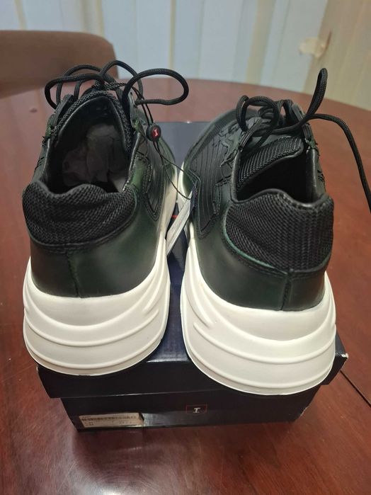 Sapatilhas Suits Inc