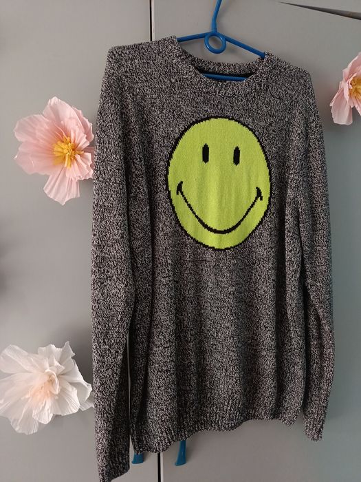 Sweter z emotką rozm L