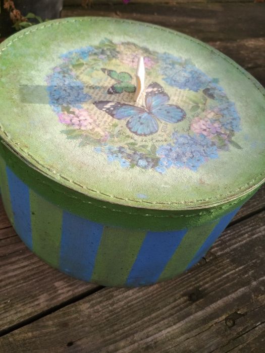 Pudełko okrągłe vintage hand made średnica 26 *13