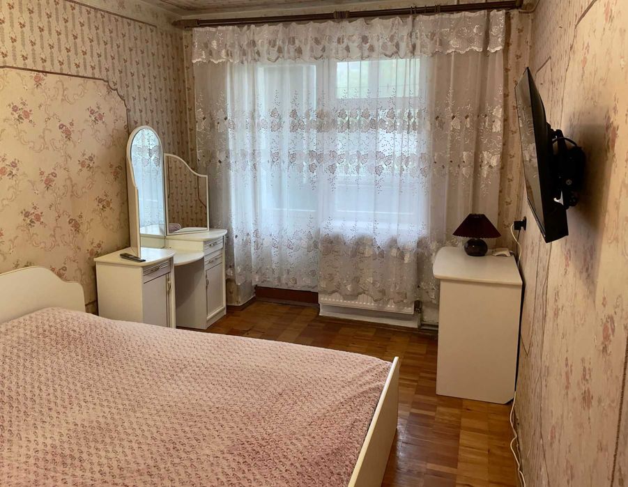 2 кімнатна  на Богунії, Військовий Інститут, вул. Героїв Десантників