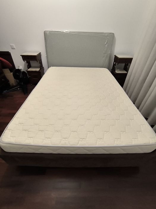 Vendo cabeceira de cama independente