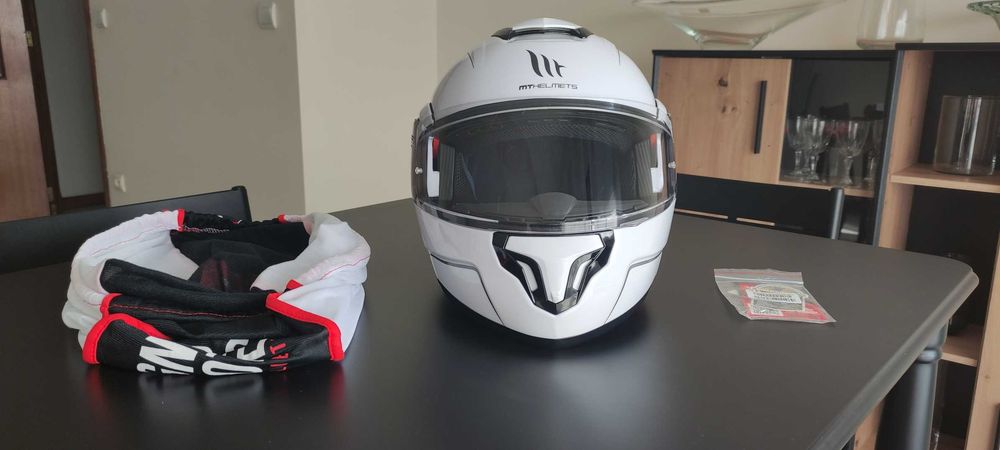 Capacete de moto, marca MTHELMETS