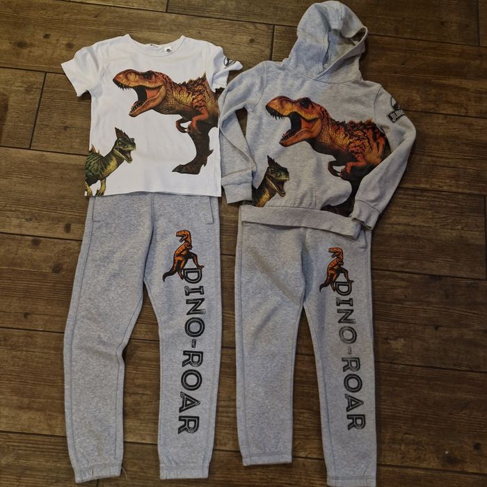 H&M 134/140 Jurasic World
