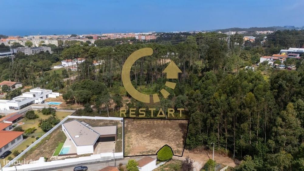 Terreno urbano com 1.000 m2 para construção de moradia em Espinho.