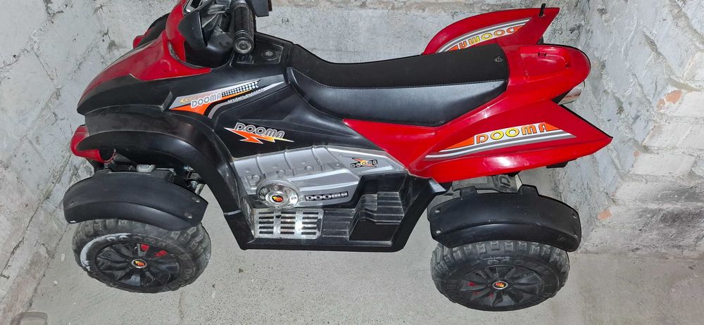Quad dła dziecka + 2 nowe akumulatora