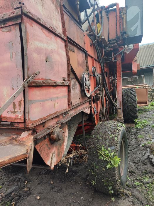 Продам комбайн Нива