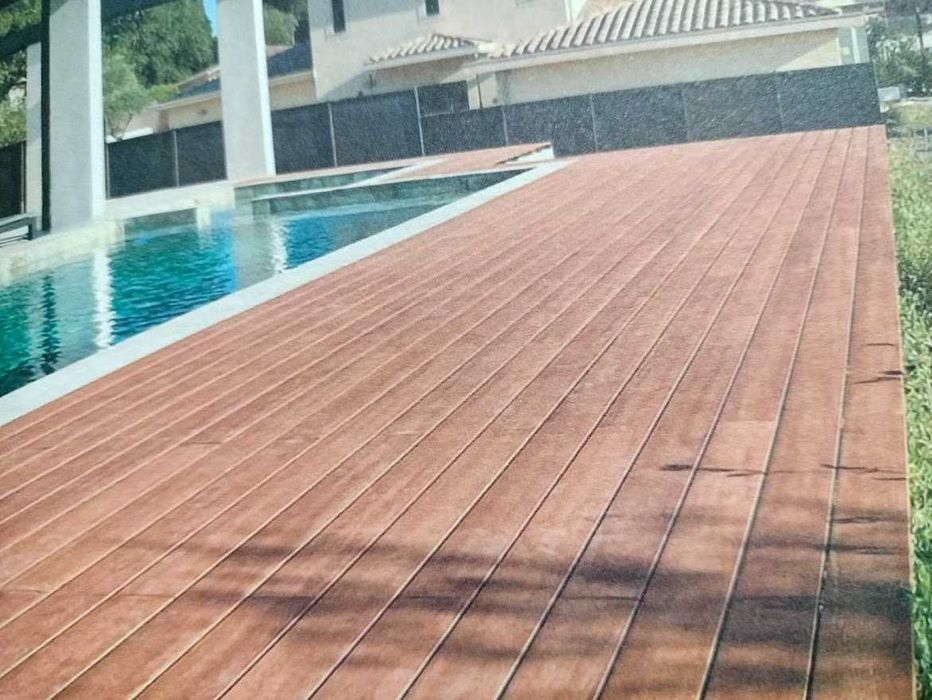 Decks e Pérgolas  em   Bamboo  para Piscinas, jardins e Terraços
