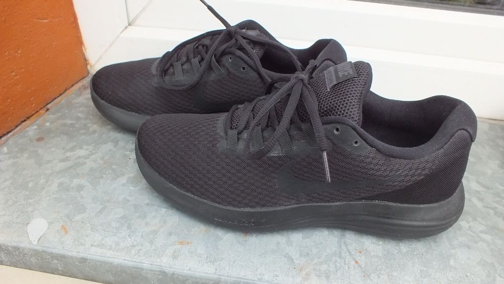 Super buty sportowe marki Nike w roz 42,5