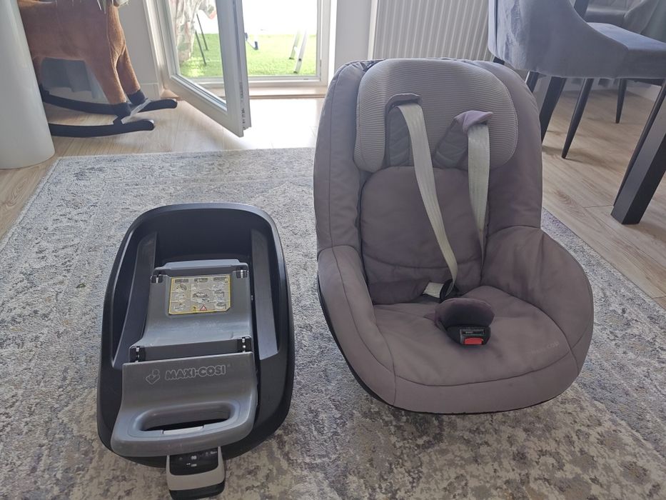 Fotelik samochodowy Maxi Cosi Pearl + baza