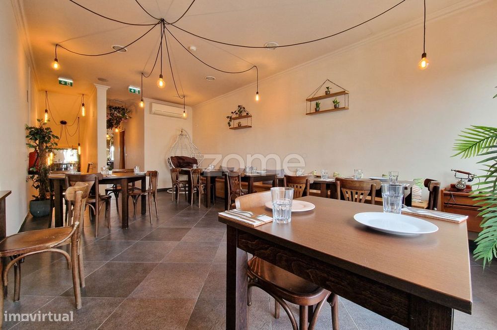 Restaurante Equipado no Centro de Ponta Delgada – Investimento