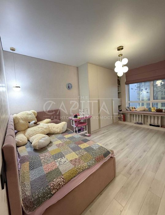 Продажа квартиры ул. Кадетский Гай, ЖК Медовый, Соломенский р-н