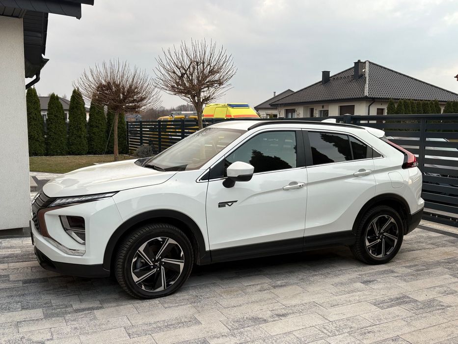 Mitsubishi Eclipse Cross 4WD Hybrid/ LED/ lekka szkoda/ tylko 57 tys z ASO Niemcy/gwarancja 27