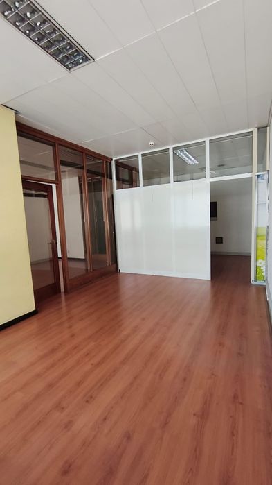 Arrenda-se Escritório 51m2